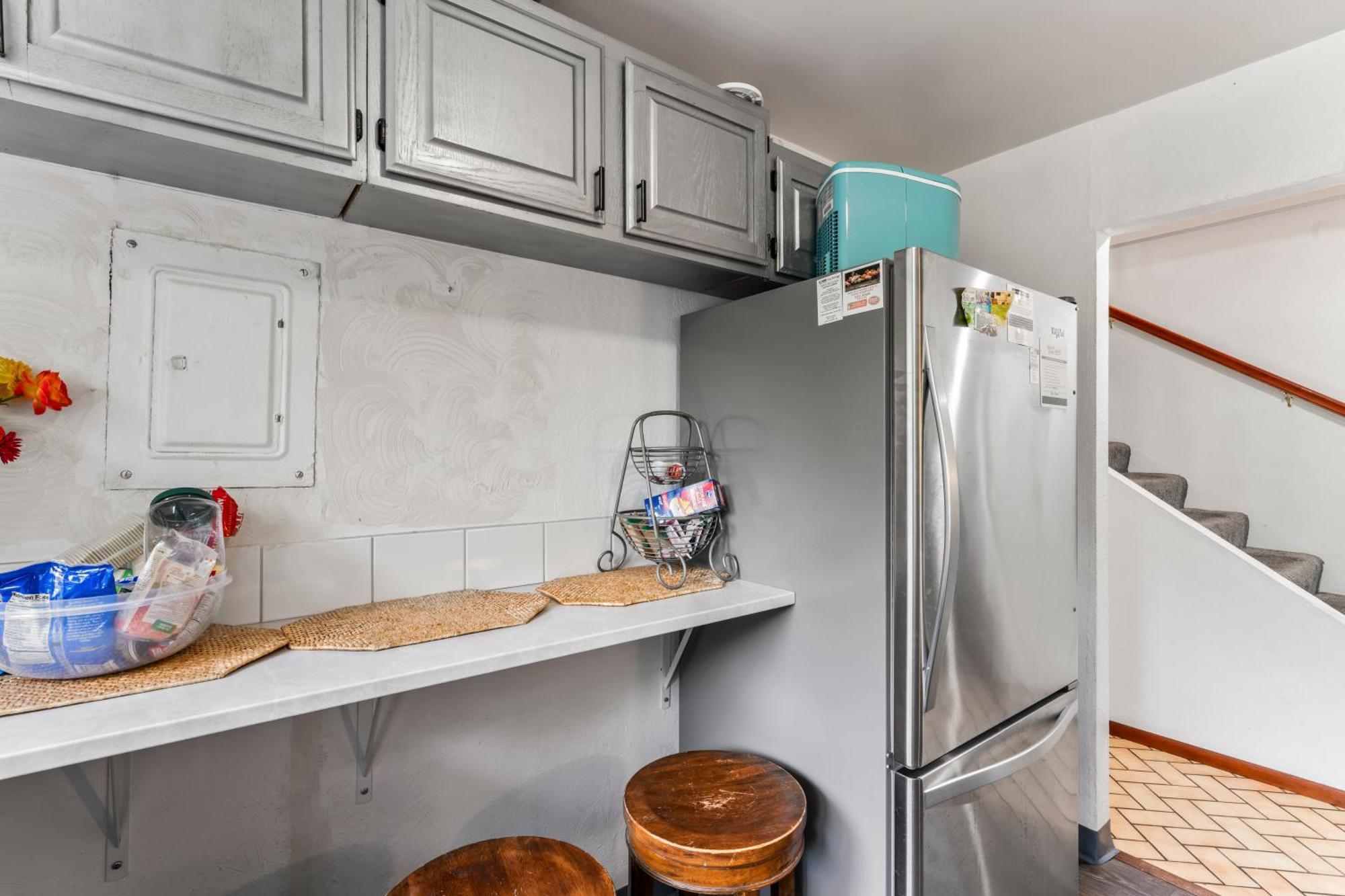 ホテル Compact But Cozy Too アンカレッジ エクステリア 写真